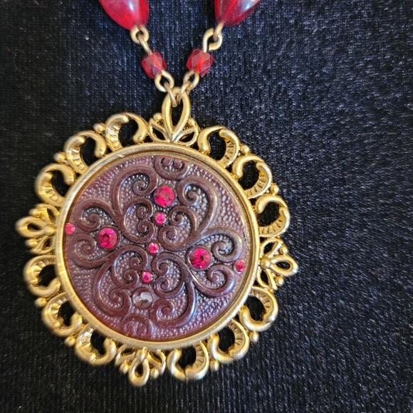 Dark red necklace - Picture 2 of 2